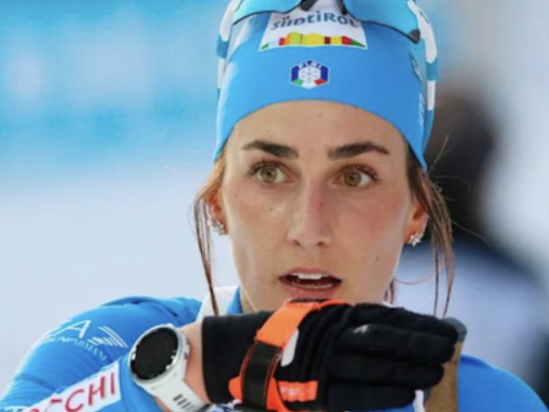 В женском масс‑старте на 12,5 км сборная Франции продемонстрировала выдающуюся командную силу и глубину состава.