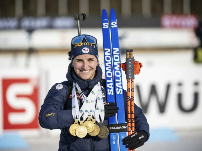 Возвращение Жулии Симон ознаменовалось победой в масс‑старте на этапе в Нове‑Место!