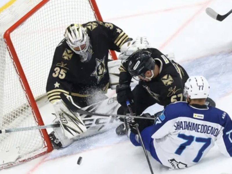 Главным украшением тура оказался брутальный силовой приём, заставивший зрителей вскочить с мест.