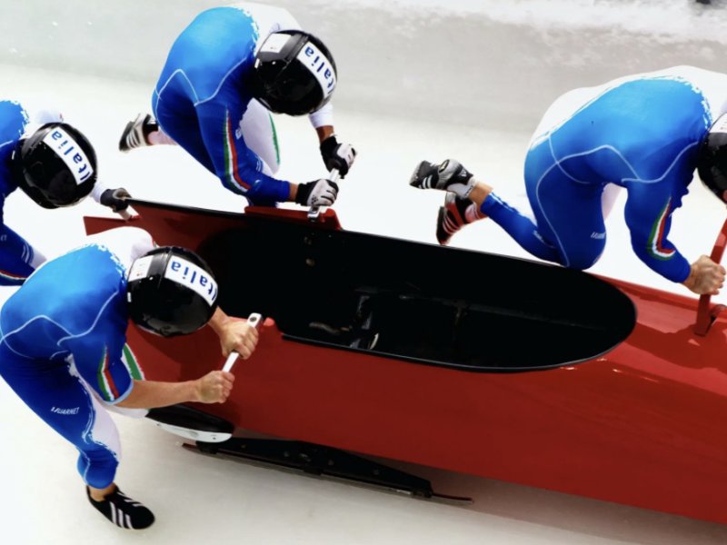 В Великобритании разгорелся скандал: перспективный пилот остался за бортом олимпийской команды.